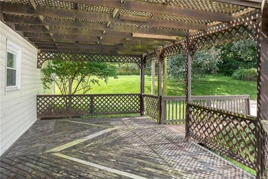 Absolutely adorable and beautifully maintained, this two-bedroom - photo 5