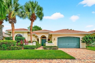 (private lake, pond, creek) Home For Sale in Boynton Beach Florida