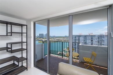 Live with intention in this stylish 2BR, 2BA condo at Commodore - photo 12