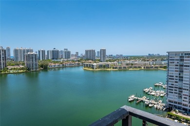 Live with intention in this stylish 2BR, 2BA condo at Commodore - photo 13