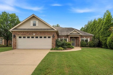 Welcome to easy living in the highly desirable Forest Lakes - photo 1