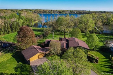 Lake Home Sale Pending in Orchard Lake, Michigan