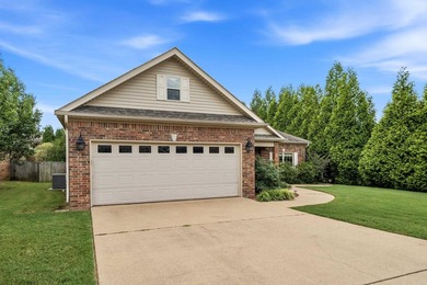 Welcome to easy living in the highly desirable Forest Lakes - photo 2