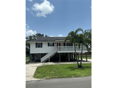 Welcome home to a charming property offering comfort - photo 2