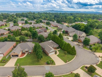 Welcome to easy living in the highly desirable Forest Lakes - photo 4