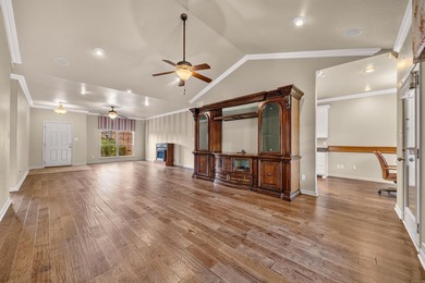 Welcome to easy living in the highly desirable Forest Lakes - photo 6