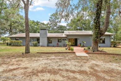 Long Lake - Putnam County Home For Sale in Hawthorne Florida
