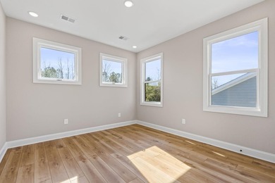 REDUCED & READY FOR MOVE IN: Discover this property through our - photo 8