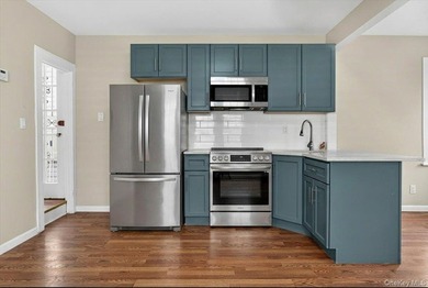 Legal one dwelling detached home in the Bronx featuring 3 - photo 8