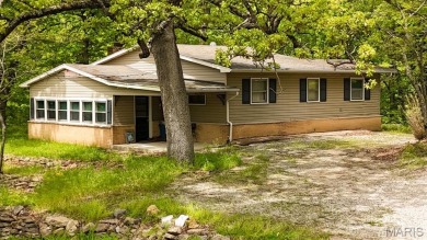 Lake Home Sale Pending in Gillespie, Illinois