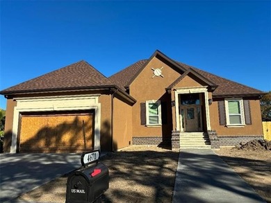 Lake Pontchartrain Home For Sale in New Orleans Louisiana