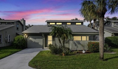 (private lake, pond, creek) Townhome/Townhouse For Sale in Jensen Beach Florida