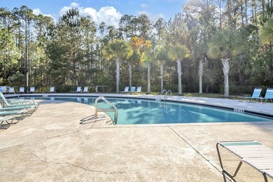 This Savannah floor plan features 3 bedrooms, 2.5 baths, and a - photo 18