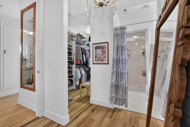 Exceptional custom architect-designed home offering over 4,600 - photo 24