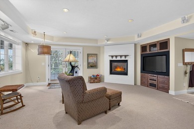 Exceptional custom architect-designed home offering over 4,600 - photo 29