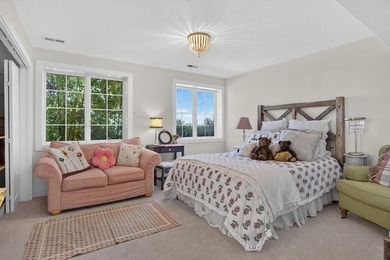 Exceptional custom architect-designed home offering over 4,600 - photo 32