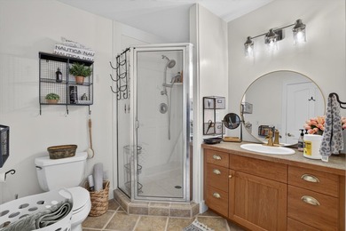 Exceptional custom architect-designed home offering over 4,600 - photo 34