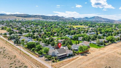 Exceptional custom architect-designed home offering over 4,600 - photo 48