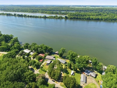 Just in time for summer, this beautifully updated waterfront - photo 5