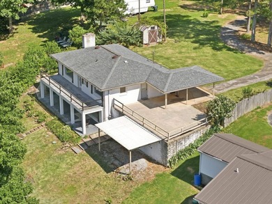 Just in time for summer, this beautifully updated waterfront - photo 6