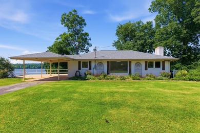 Just in time for summer, this beautifully updated waterfront - photo 8