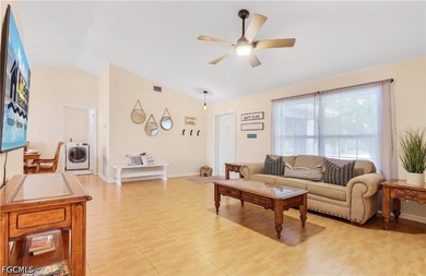 Don't miss this well-maintained 3-bedroom, 2-bath pool home in - photo 3