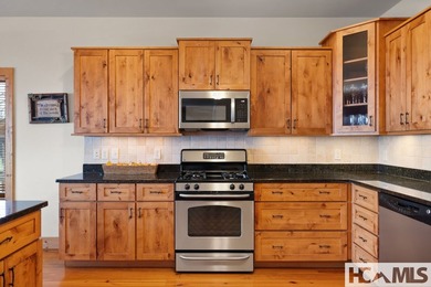 This fully furnished 5-bedroom, 7-bathroom mountain retreat - photo 12