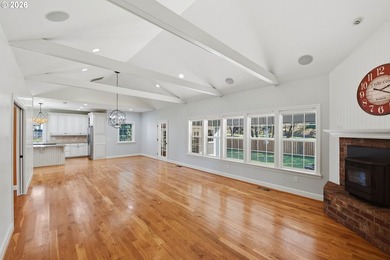 A standout custom-built, single-level Craftsman in Bandon - photo 12