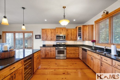 This fully furnished 5-bedroom, 7-bathroom mountain retreat - photo 13