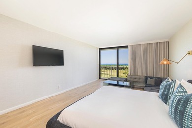 Located directly on the ocean in the prestigious Enclave - photo 17