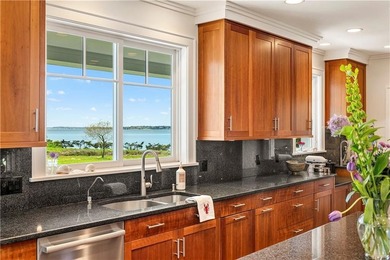Set on 14.5 acres with 435 feet of private coastline, Southwinds - photo 17