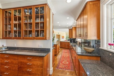 Set on 14.5 acres with 435 feet of private coastline, Southwinds - photo 19