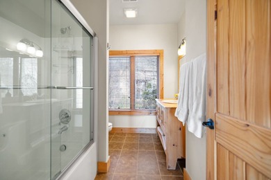 This fully furnished 5-bedroom, 7-bathroom mountain retreat - photo 21