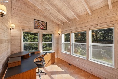 A standout custom-built, single-level Craftsman in Bandon - photo 21