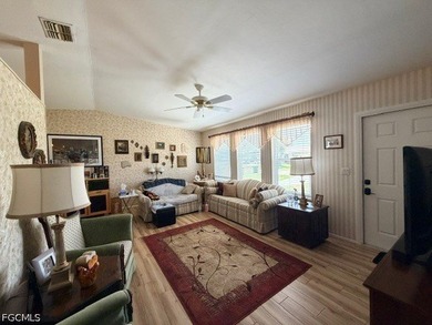 Looking for a home at a great price? This home is perfect for - photo 2