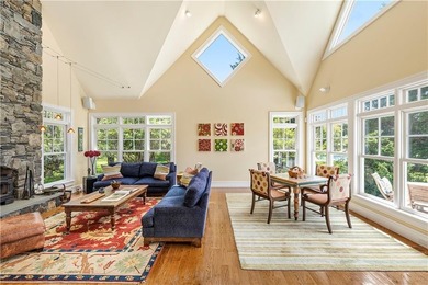 Set on 14.5 acres with 435 feet of private coastline, Southwinds - photo 22