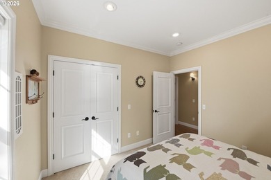 A standout custom-built, single-level Craftsman in Bandon - photo 28