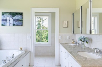 Set on 14.5 acres with 435 feet of private coastline, Southwinds - photo 28
