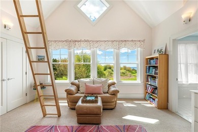 Set on 14.5 acres with 435 feet of private coastline, Southwinds - photo 29