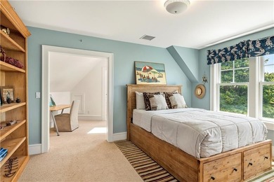 Set on 14.5 acres with 435 feet of private coastline, Southwinds - photo 32