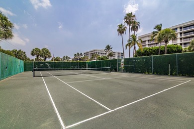 Located directly on the ocean in the prestigious Enclave - photo 34