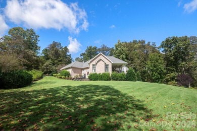 This stunning home overlooks the 17th green at Cleghorn Golf - photo 36