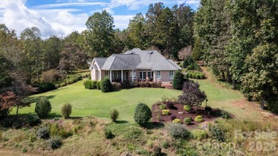This stunning home overlooks the 17th green at Cleghorn Golf - photo 38