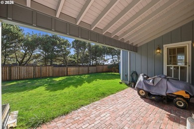 A standout custom-built, single-level Craftsman in Bandon - photo 41