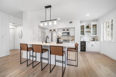 Absolutely stunning designer renovated condo in the heart of - photo 1