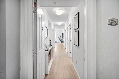Absolutely stunning designer renovated condo in the heart of - photo 4