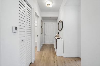 Absolutely stunning designer renovated condo in the heart of - photo 5