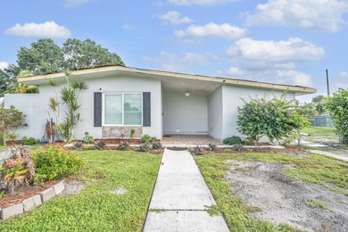 St. Lucie River Home For Sale in Port Saint Lucie Florida
