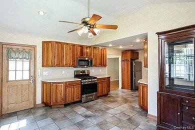 Welcome Home! This beautifully maintained Cape is truly move-in - photo 15