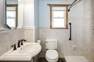 Welcome Home! This beautifully maintained Cape is truly move-in - photo 25